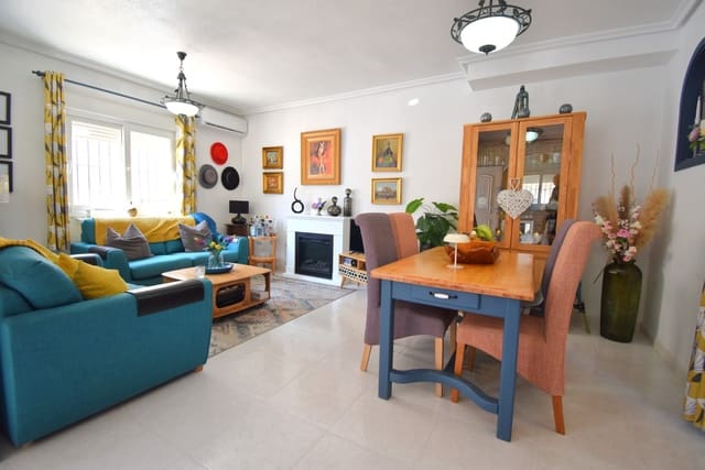 3 soveværelse Rækkehus til salg i Playa Flamenca, Orihuela med swimmingpool garage - € 249.000 (Ref: 9827396)
