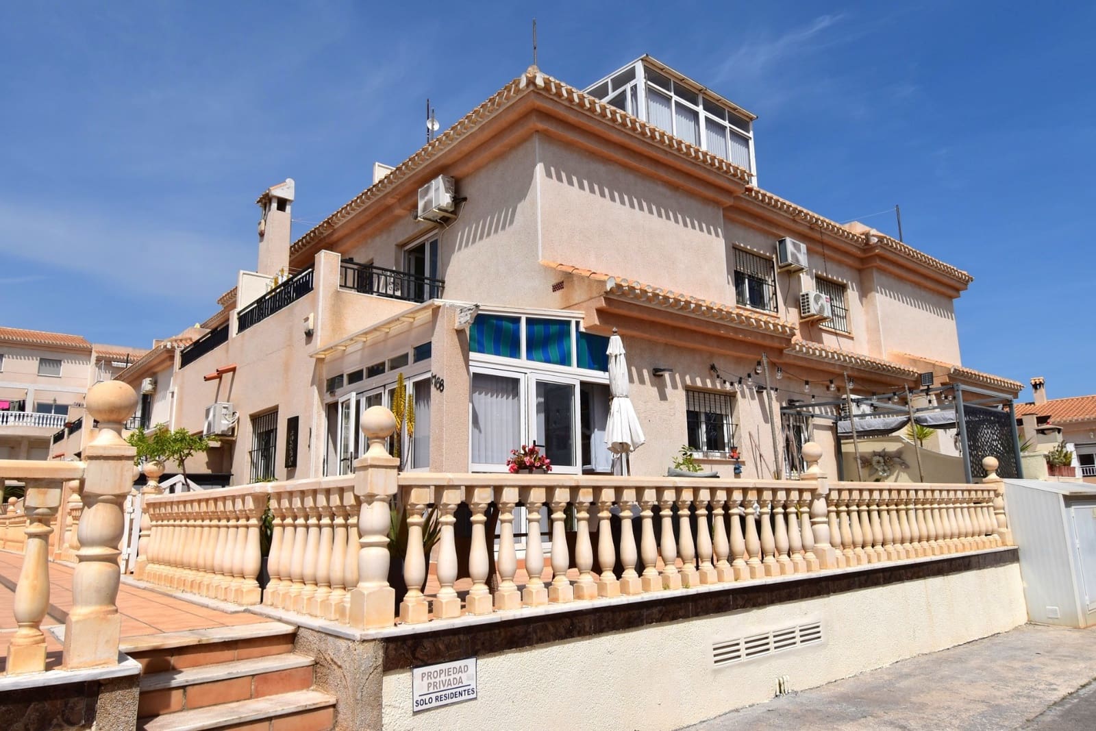 3 bedroom Terraced Villa for sale in Orihuela Costa with pool garage - € 249,000 (Ref: 9827396)