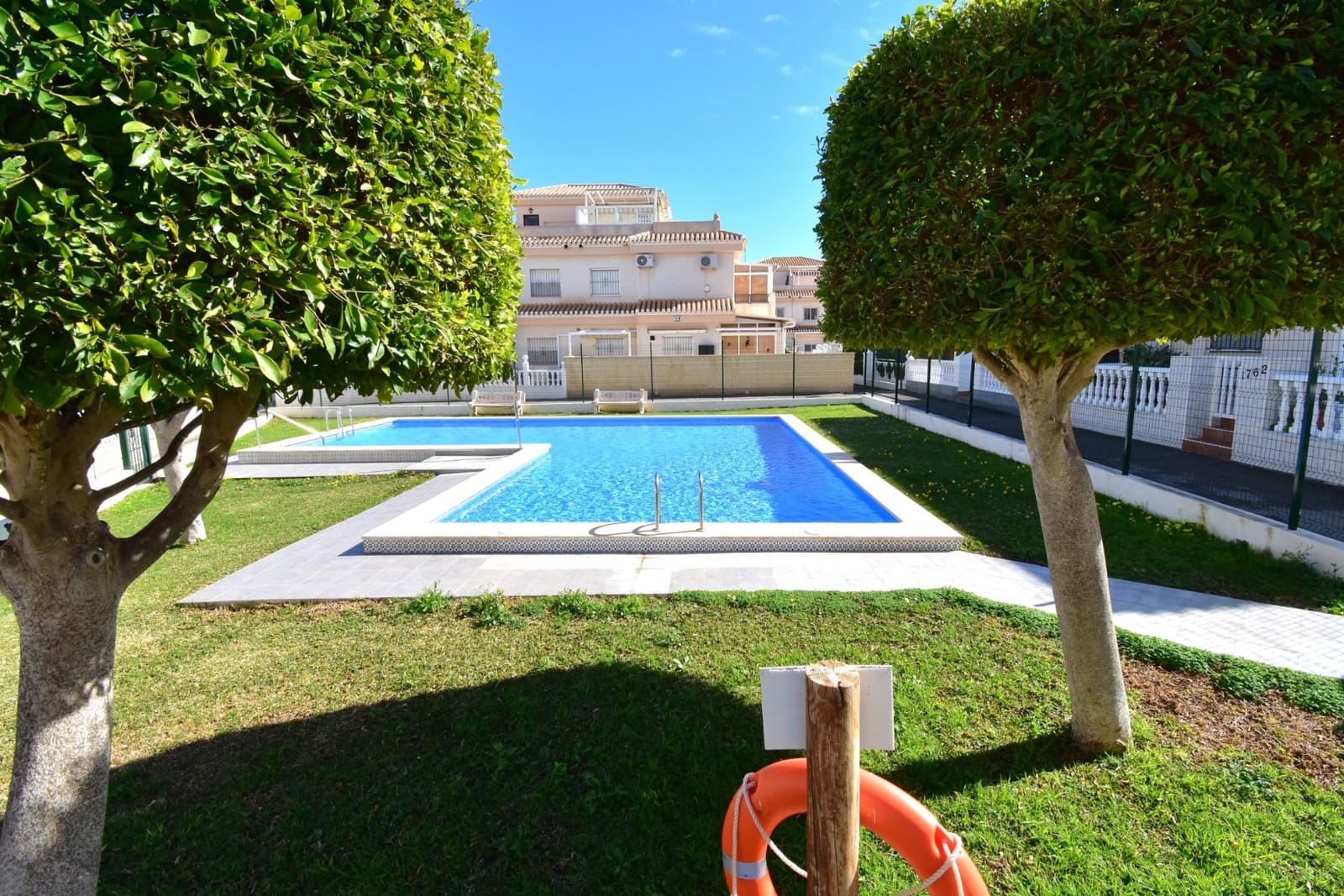 3 quarto Moradia Geminada para venda em Orihuela Costa com piscina garagem - 249 000 € (Ref: 9827397)