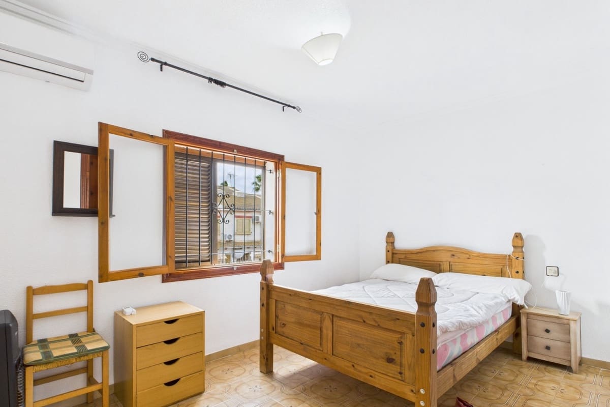 Casa de 3 habitaciones en Los Alcázares en venta - 150.000 € (Ref: 9833966)