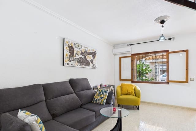 Casa de 3 habitaciones en Centro, Los Alcázares en venta - 150.000 € (Ref: 9833966)