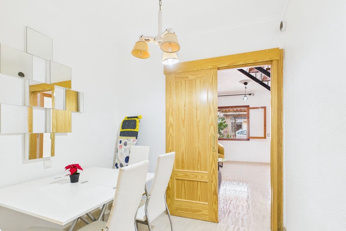 Casa de 3 habitaciones en Los Alcázares en venta - 150.000 € (Ref: 9833966)
