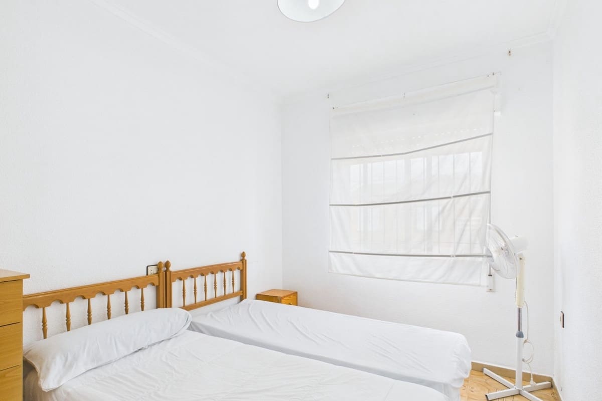 Casa de 3 habitaciones en Los Alcázares en venta - 150.000 € (Ref: 9833966)