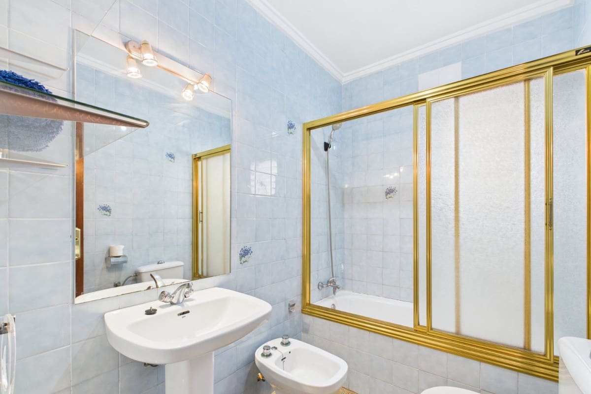 Casa de 3 habitaciones en Los Alcázares en venta - 150.000 € (Ref: 9833966)