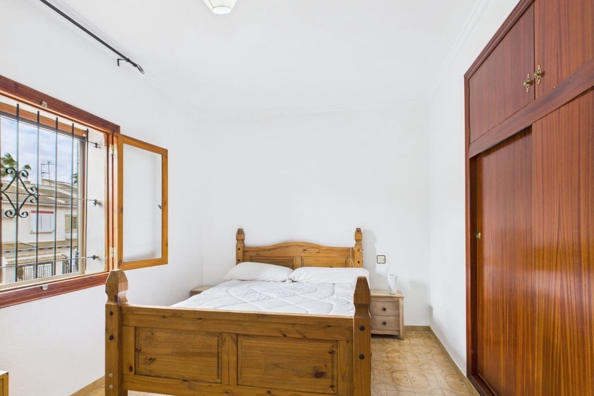 Casa de 3 habitaciones en Los Alcázares en venta - 150.000 € (Ref: 9833966)