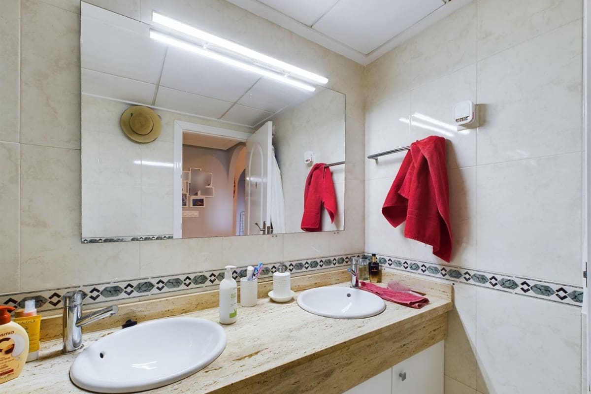 2 soveværelse Lejlighed til salg i Los Alcazares - € 199.995 (Ref: 9833969)
