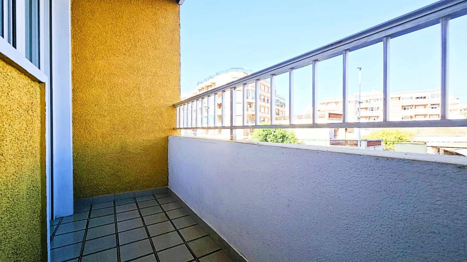 3 chambre Appartement à vendre à Torrevieja - 249 500 € (Ref: 9833983)
