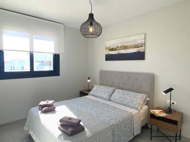 2 soverom Leilighet til salgs i Blue Lagoon med svømmebasseng - € 325 000 (Ref: 9838663)
