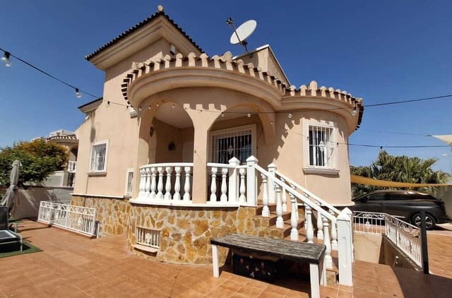 4 soverom Villa til salgs i Ciudad Quesada, Rojales med svømmebasseng garasje - € 395 000 (Ref: 9838665)