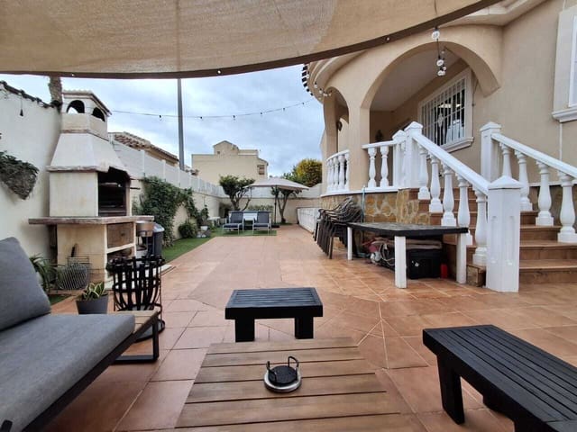 4 soverom Villa til salgs i Ciudad Quesada, Rojales med svømmebasseng garasje - € 395 000 (Ref: 9838665)