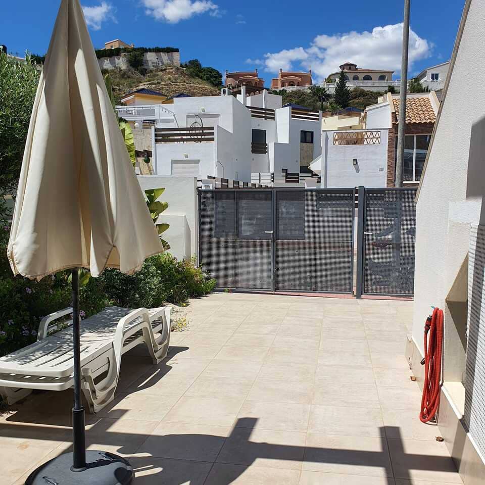 3 bedroom Townhouse for sale in La Marquesa with pool - € 280,000 (Ref: 9838666)