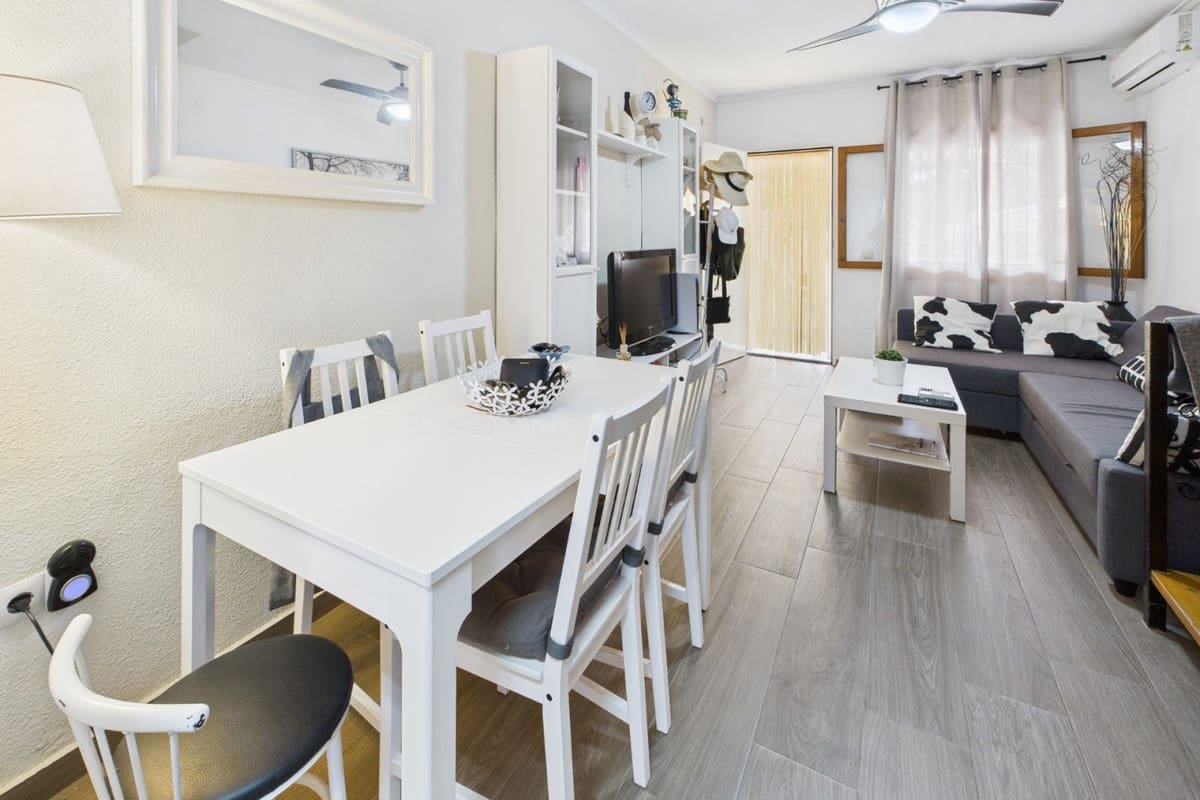 Casa de 2 habitaciones en Los Alcázares en venta - 129.900 € (Ref: 9838667)