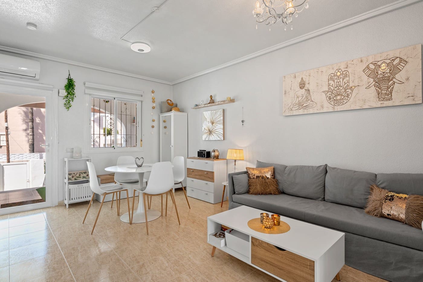 Pareado de 3 habitaciones en Benijófar en venta con piscina - 229.000 € (Ref: 9840480)