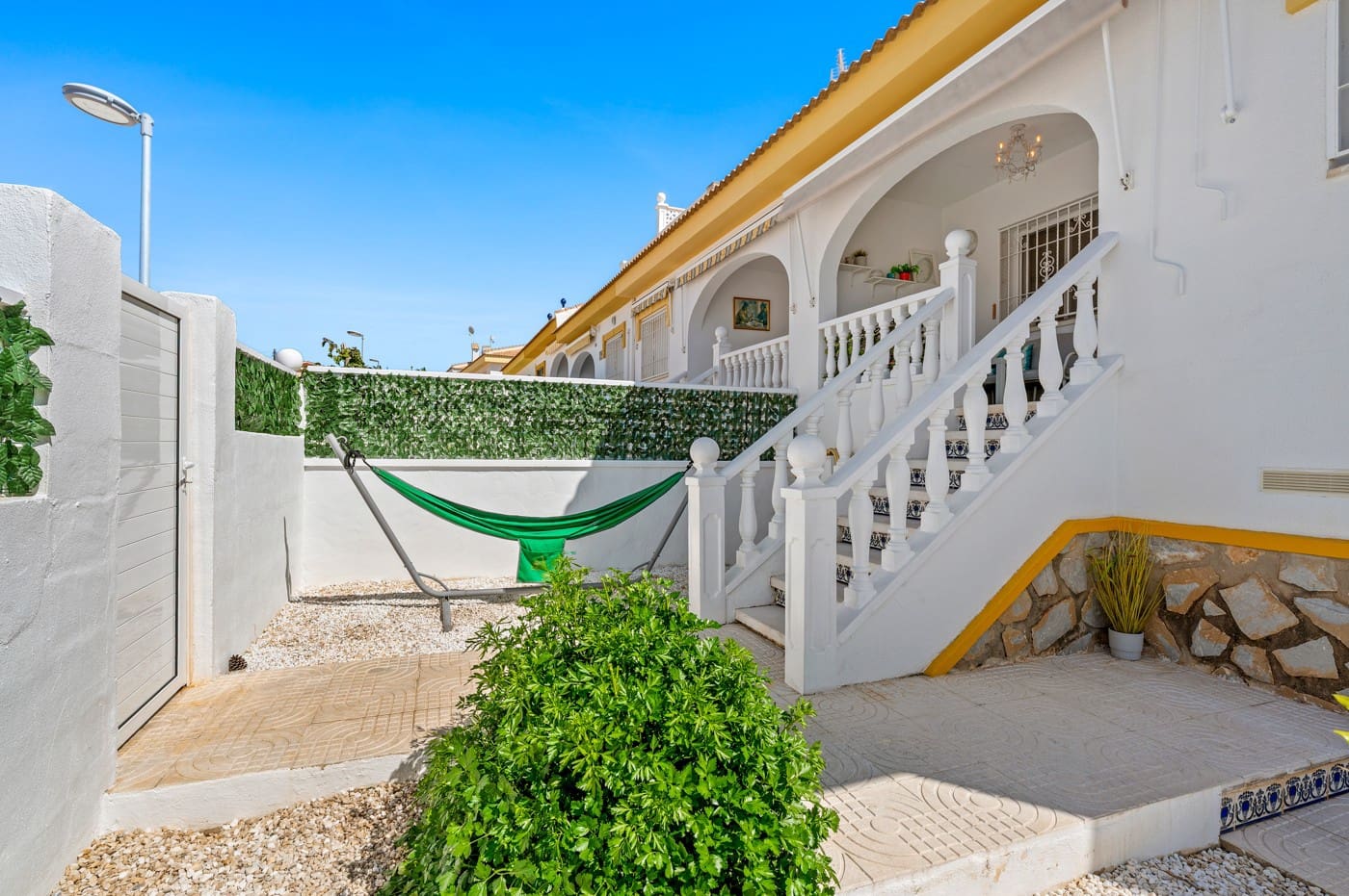 Pareado de 3 habitaciones en Benijófar en venta con piscina - 229.000 € (Ref: 9840480)