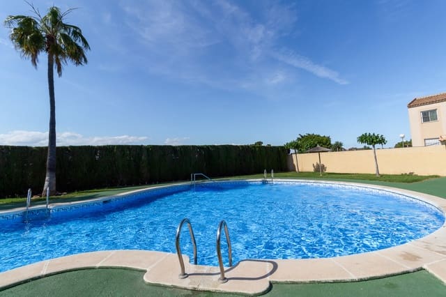 3 chambre Appartement à vendre à El Chaparral, Torrevieja avec piscine - 125 000 € (Ref: 9855846)