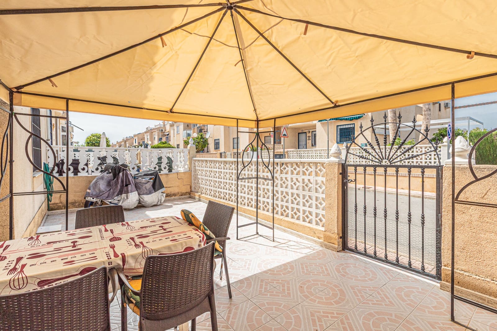 3 chambre Appartement à vendre à Torrevieja avec piscine - 125 000 € (Ref: 9855846)