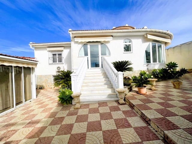 3 quarto Moradia para venda em Ciudad Quesada, Rojales com piscina garagem - 660 000 € (Ref: 9855880)
