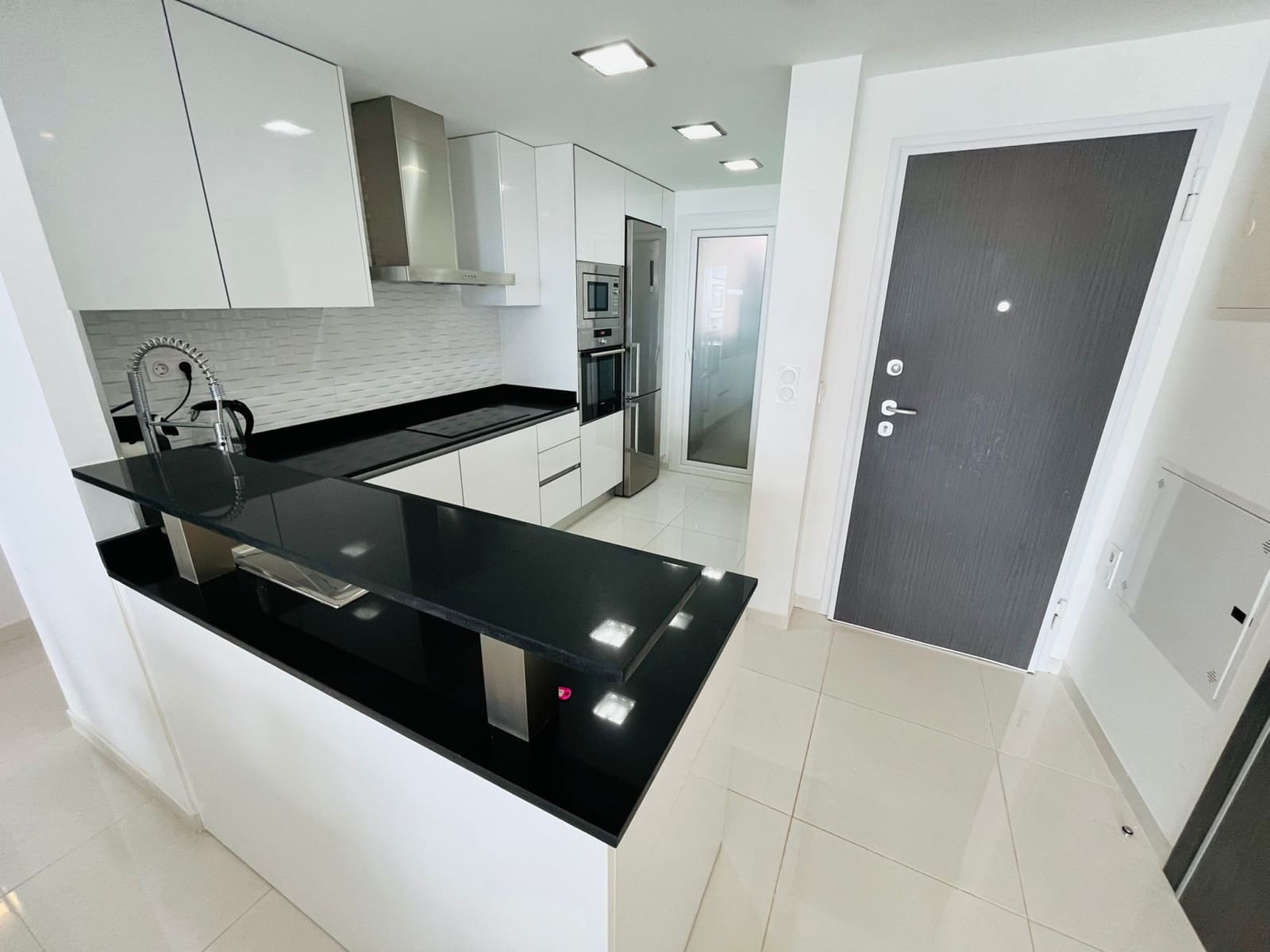 3 bedroom Apartment for sale in Punta Prima with pool garage - € 469,950 (Ref: 9855884)