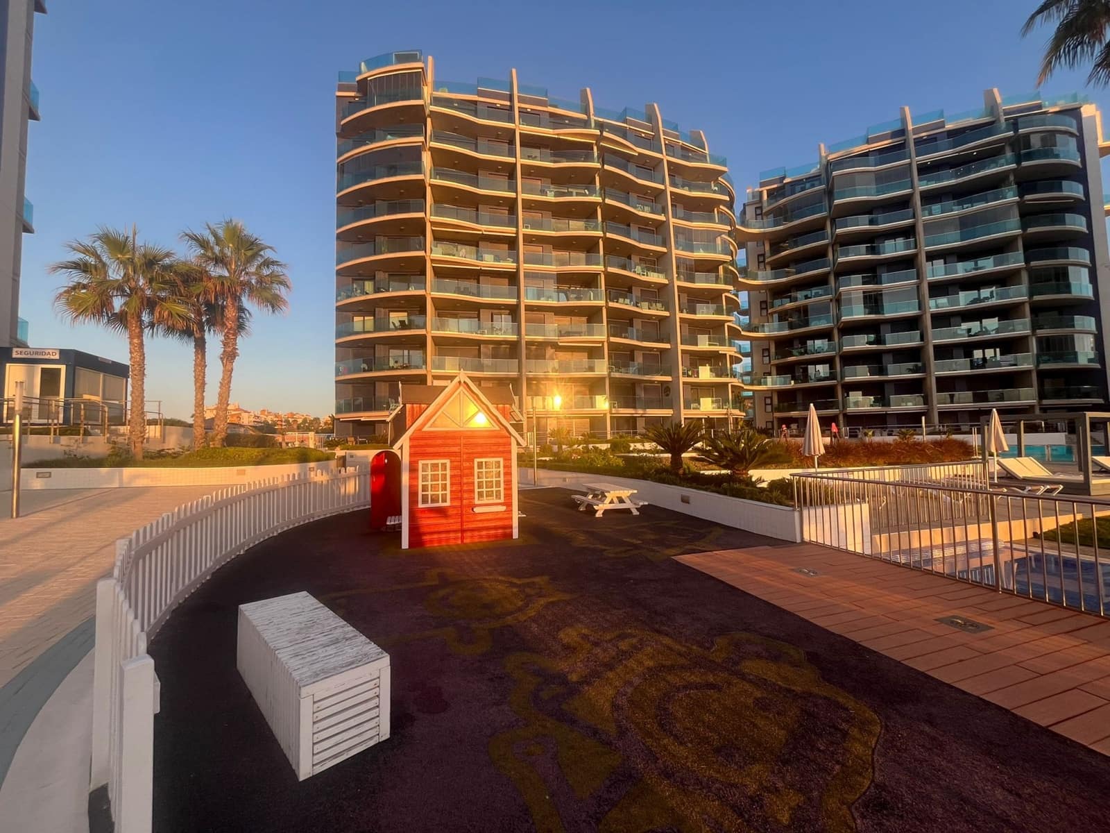 3 bedroom Apartment for sale in Punta Prima with pool garage - € 469,950 (Ref: 9855884)