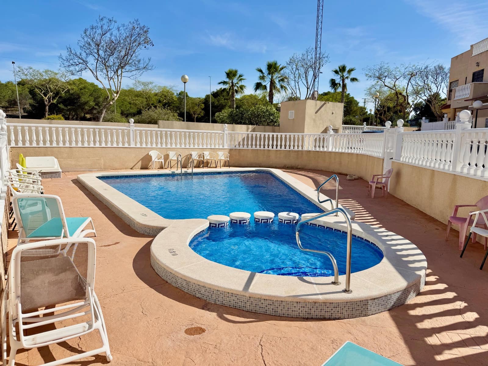 Pareado de 3 habitaciones en Guardamar del Segura en venta con piscina garaje - 185.000 € (Ref: 9855891)