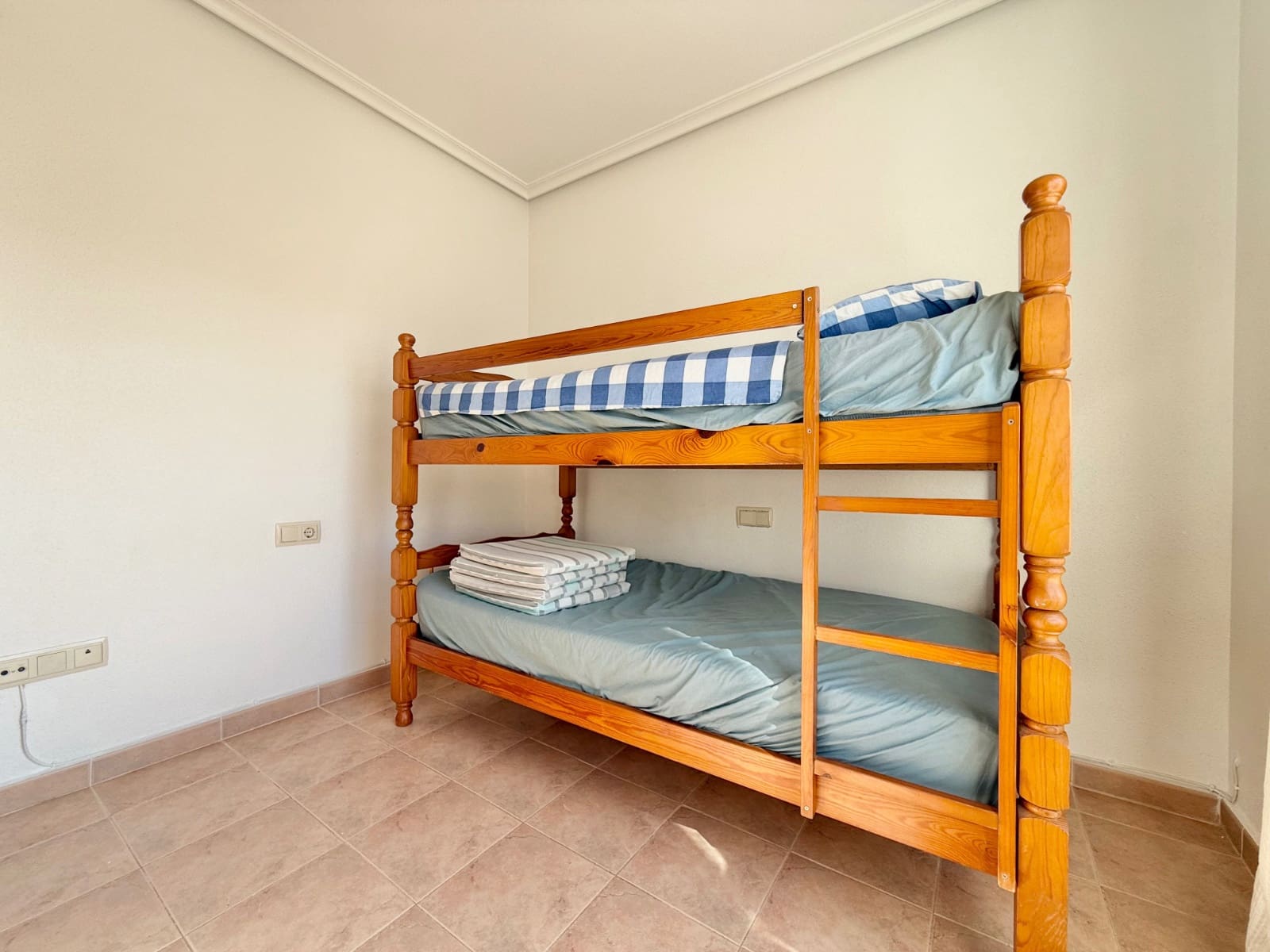 Pareado de 3 habitaciones en Guardamar del Segura en venta con piscina garaje - 185.000 € (Ref: 9855891)