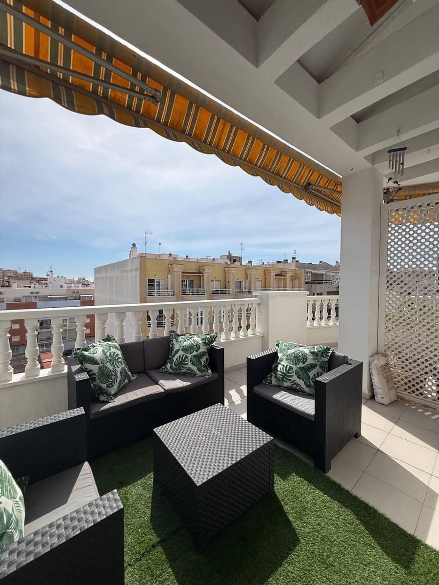 2 makuuhuone Kattohuoneisto myytävänä paikassa Torrevieja - 265 000 € (Ref: 9857704)