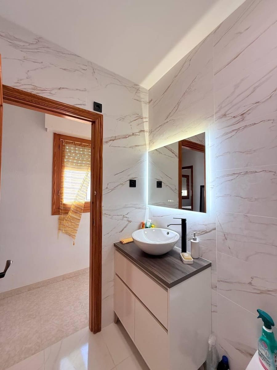 2 makuuhuone Kattohuoneisto myytävänä paikassa Torrevieja - 265 000 € (Ref: 9857704)