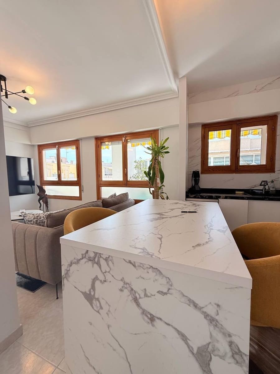 2 makuuhuone Kattohuoneisto myytävänä paikassa Torrevieja - 265 000 € (Ref: 9857704)