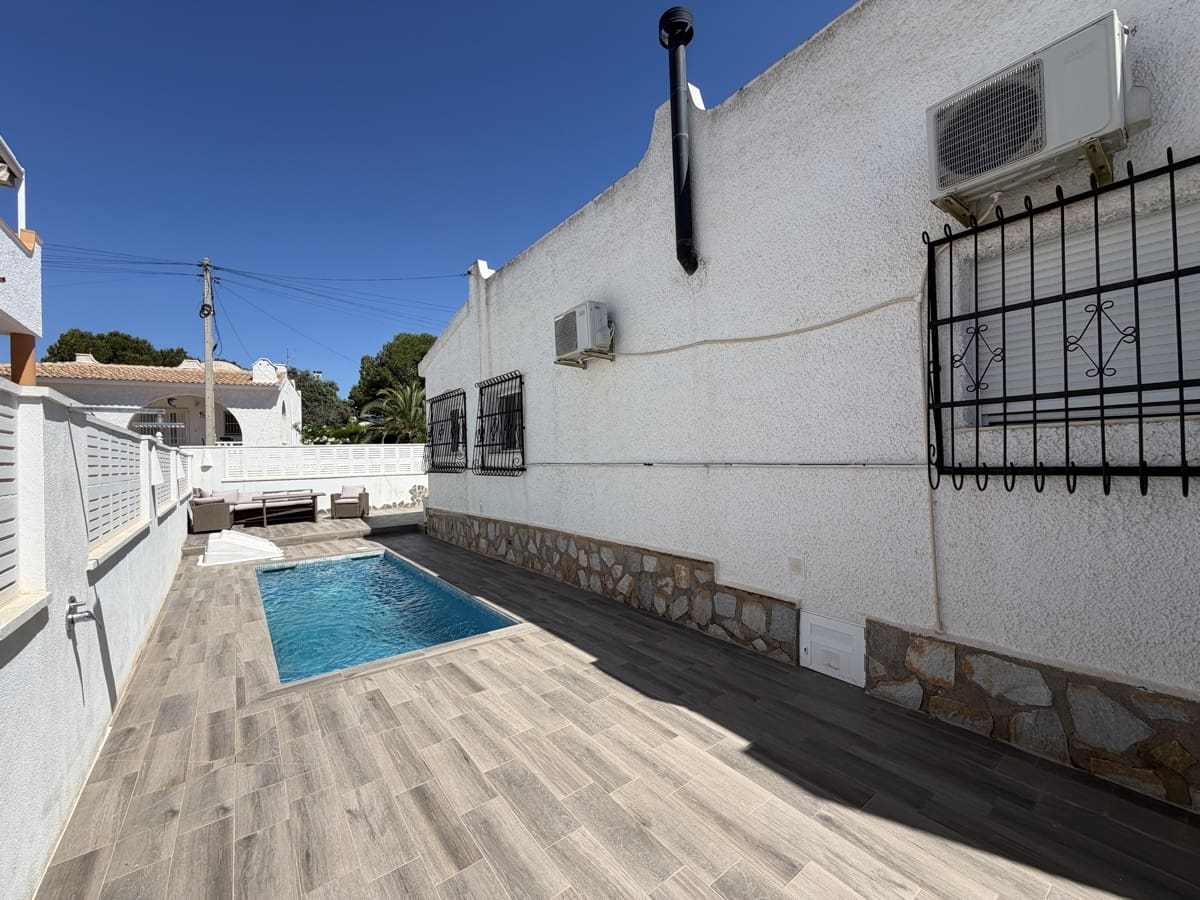2 soveværelse Villa til salg i Blue Lagoon med swimmingpool - € 249.000 (Ref: 9865436)