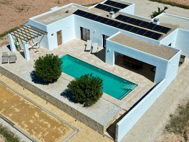 3 soverom Villa til salgs i Barbarroja, Orihuela med svømmebasseng garasje - € 499 950 (Ref: 9865441)