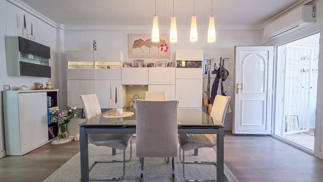 2 makuuhuone Rivitalo myytävänä paikassa Los Balcones mukana uima-altaan - 218 500 € (Ref: 9865467)