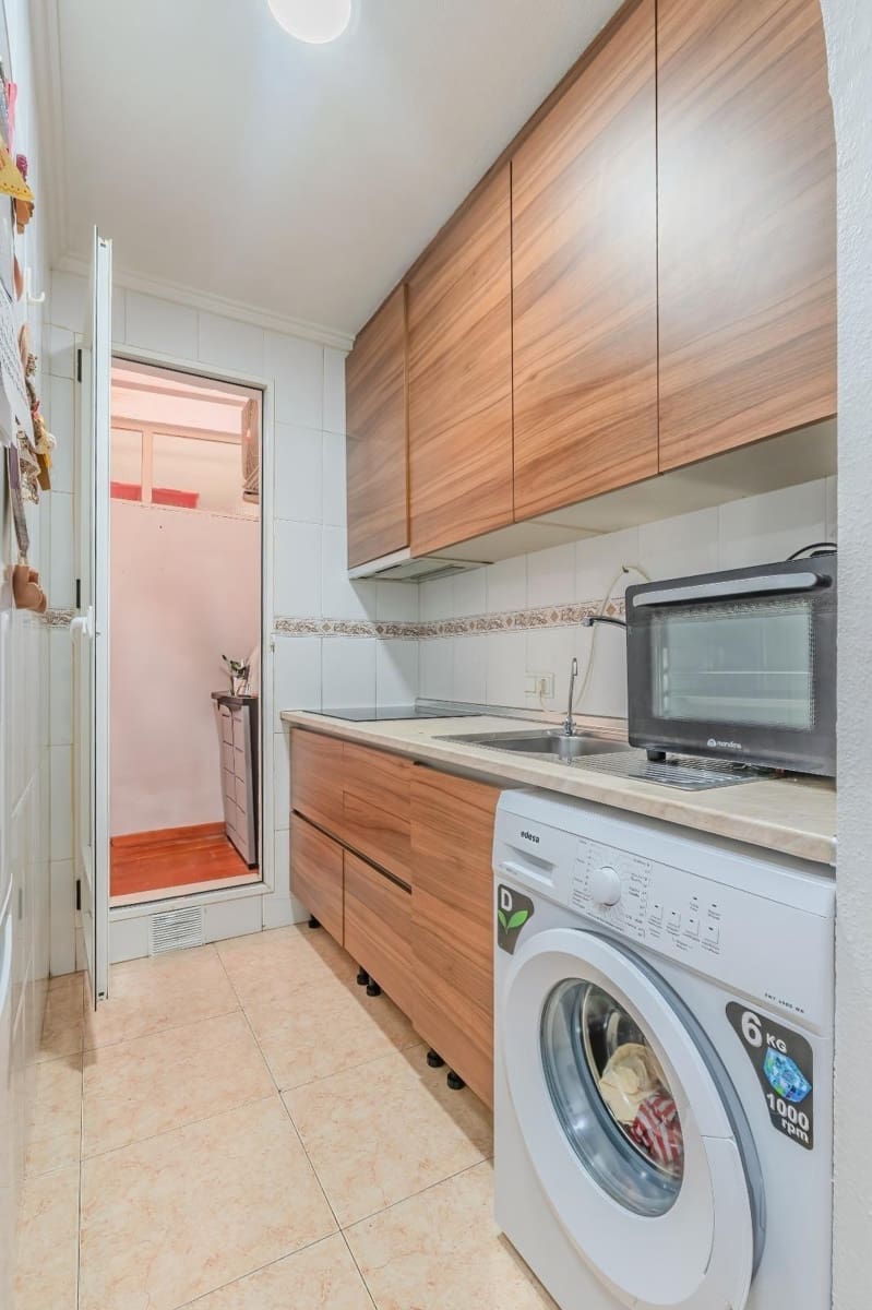 1 slaapkamer Appartement te koop in Torrevieja met zwembad - € 99.900 (Ref: 9869517)