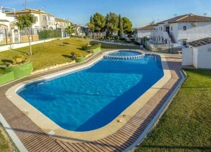 1 camera da letto Bungalow in vendita in Torrevieja con piscina - 114.900 € (Rif: 9869524)