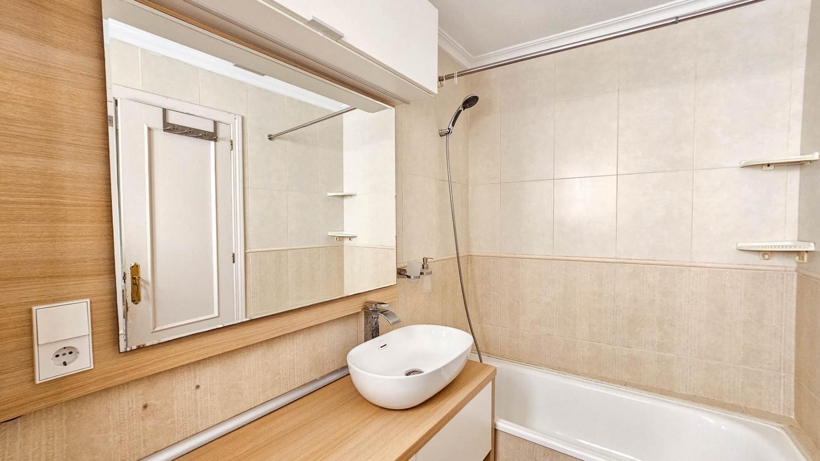 2 soverom Leilighet til salgs i Torrevieja - € 144 000 (Ref: 9869540)