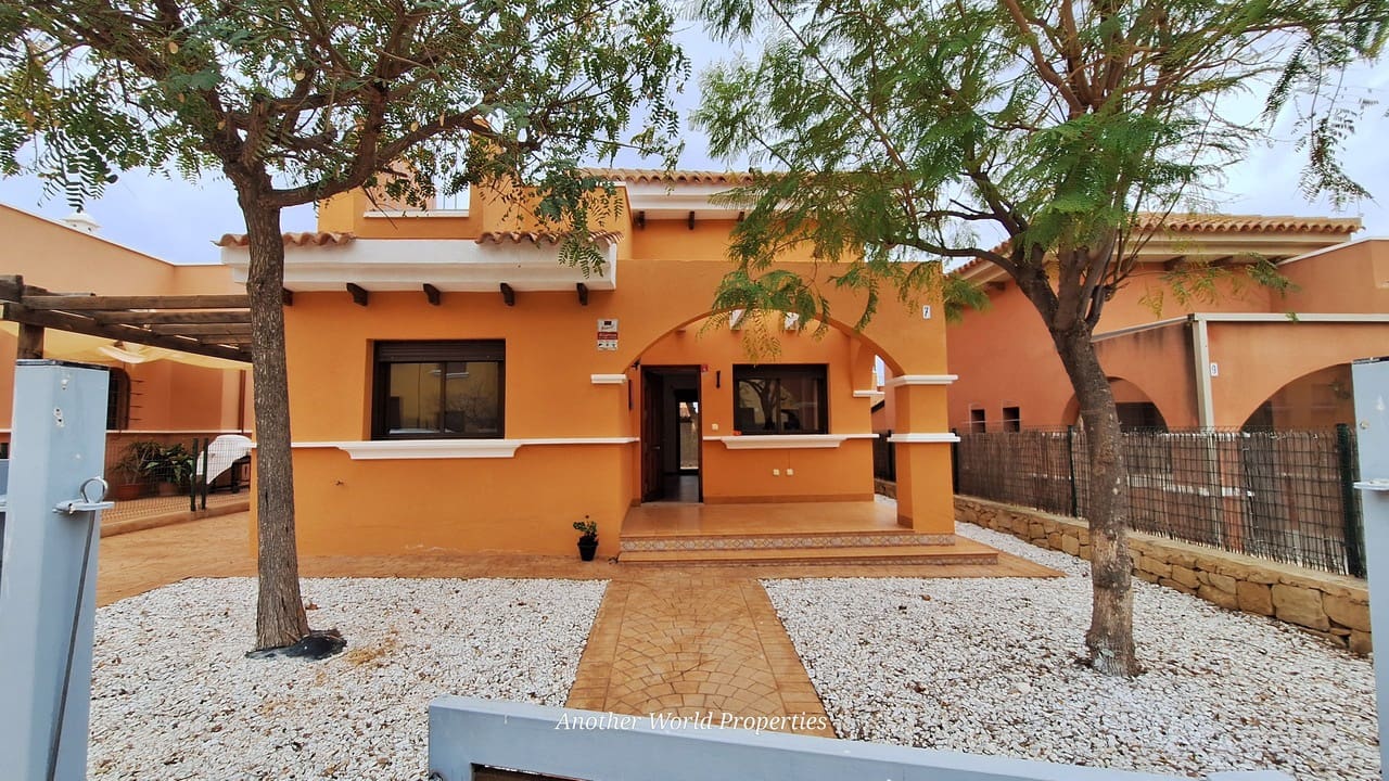2 bedroom Villa for sale in Isla Plana with pool garage - € 249,999 (Ref: 9869545)