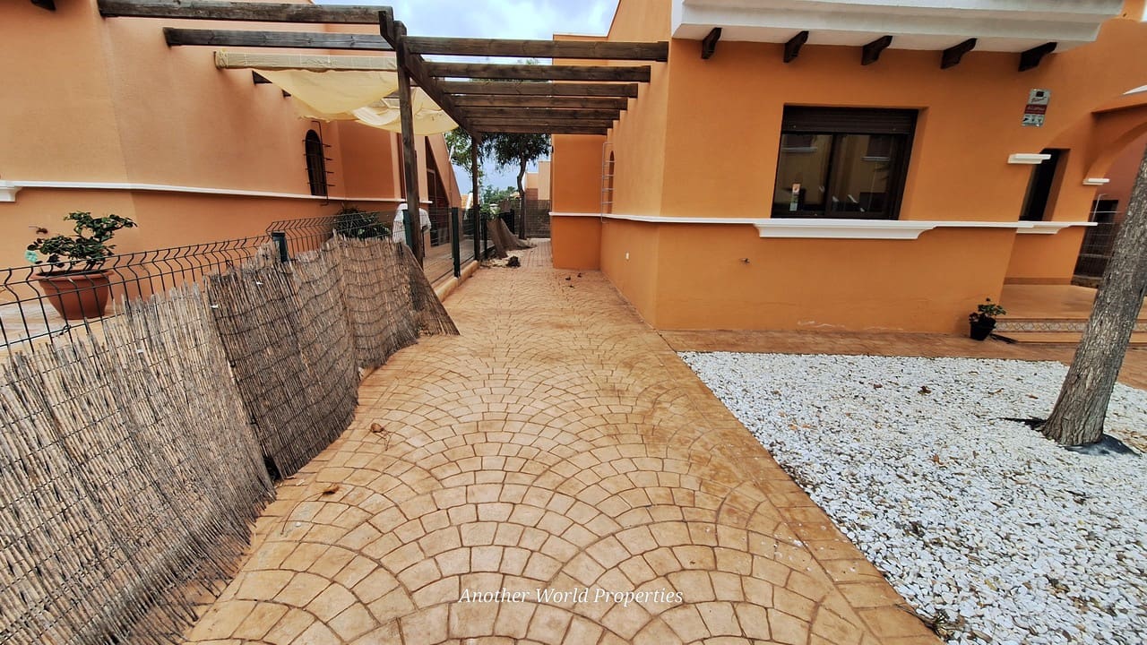 2 bedroom Villa for sale in Isla Plana with pool garage - € 249,999 (Ref: 9869545)