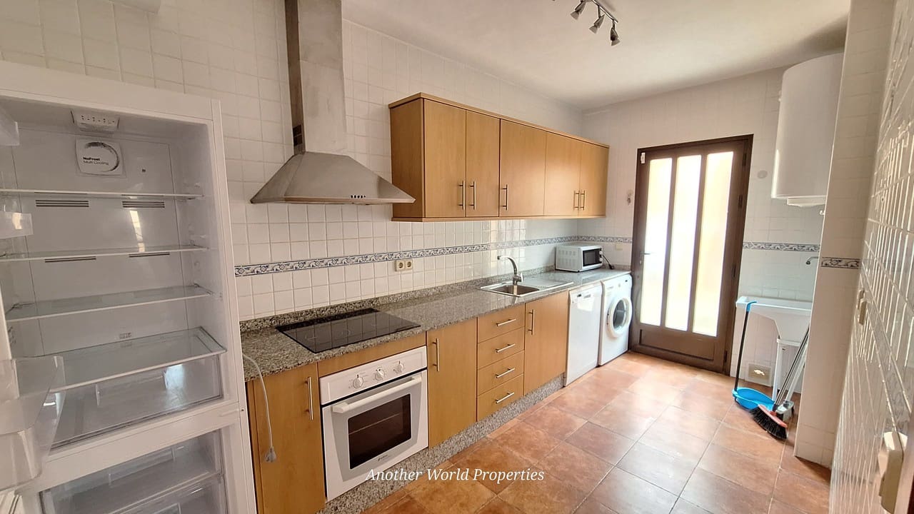 2 bedroom Villa for sale in Isla Plana with pool garage - € 249,999 (Ref: 9869545)