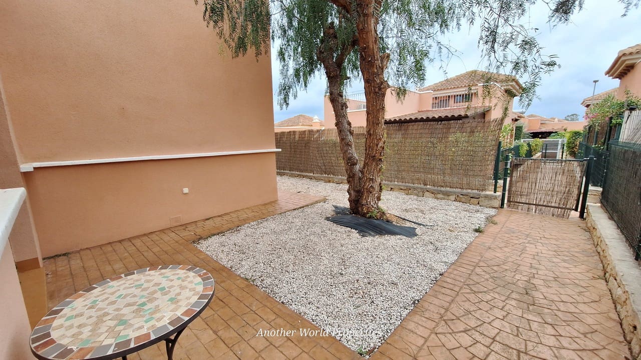 2 bedroom Villa for sale in Isla Plana with pool garage - € 249,999 (Ref: 9869545)