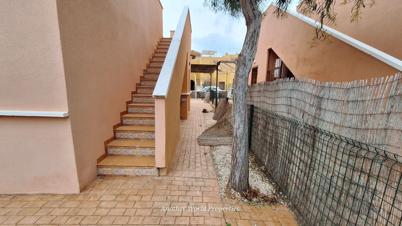 2 bedroom Villa for sale in Isla Plana with pool garage - € 249,999 (Ref: 9869545)
