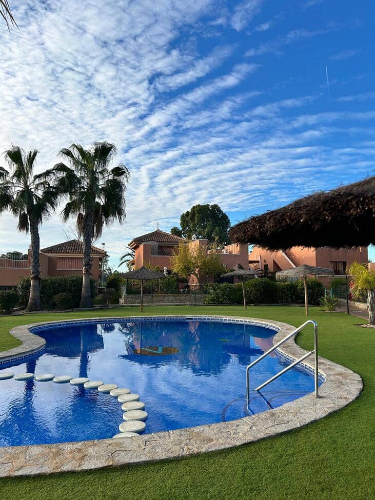 2 bedroom Villa for sale in Isla Plana with pool garage - € 249,999 (Ref: 9869545)