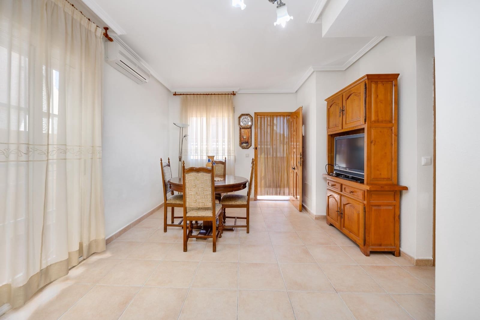 3 sovrum Hus till salu i Torrevieja med pool - 215 000 € (Ref: 9879507)