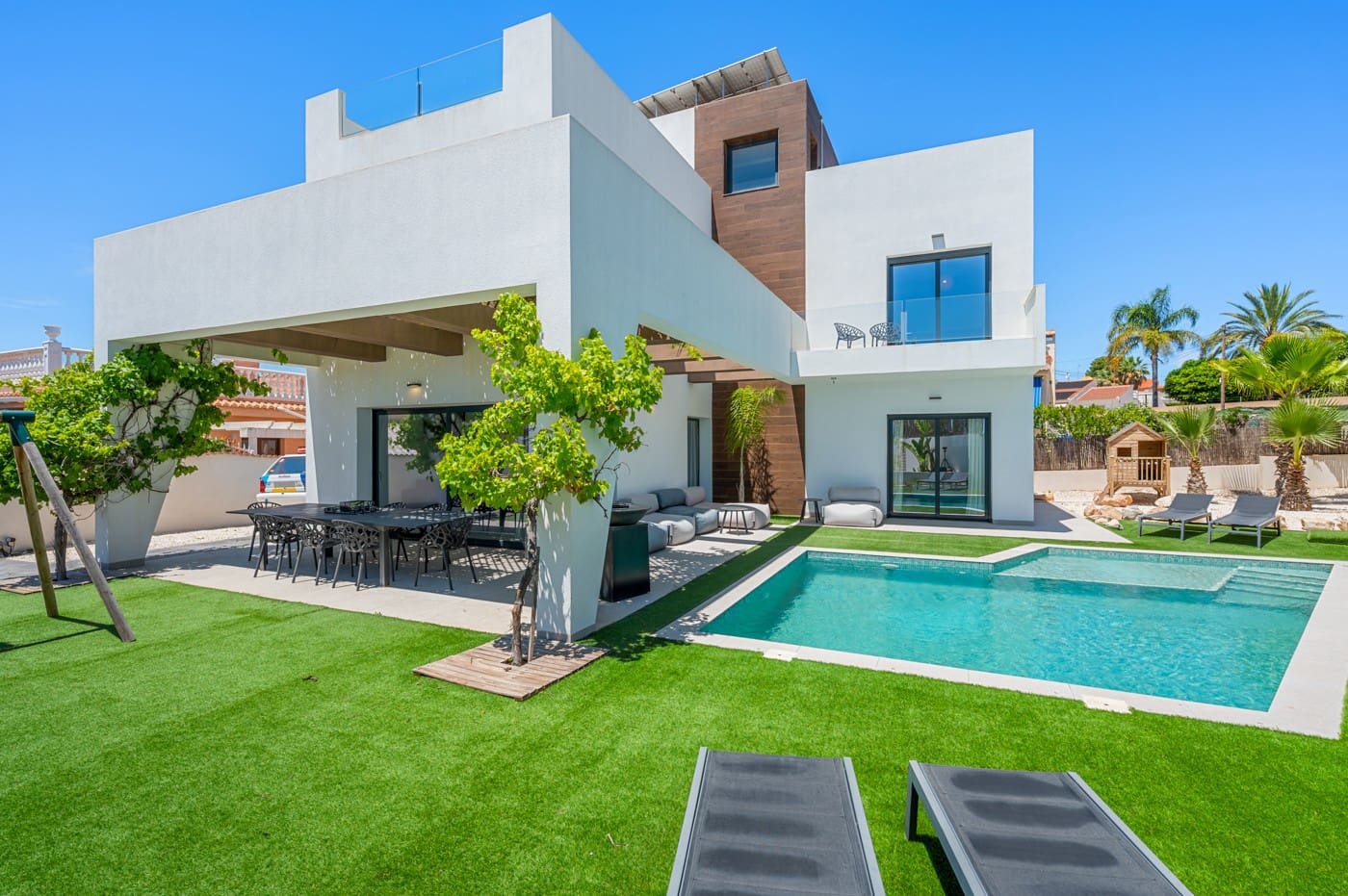 Chalet de 4 habitaciones en Ciudad Quesada en venta con piscina - 669.000 € (Ref: 9888276)