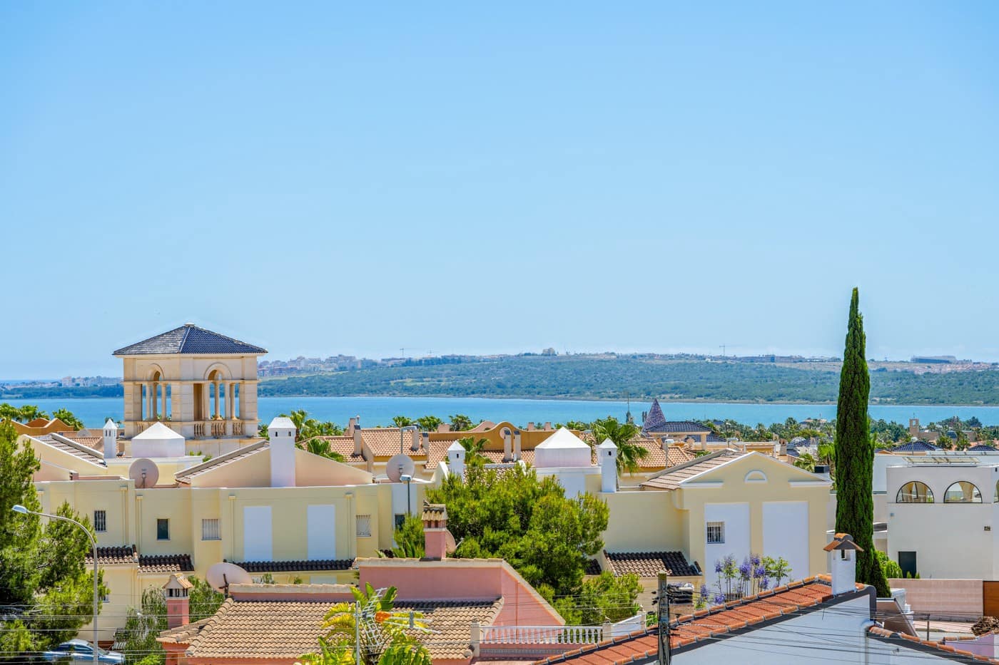 Chalet de 4 habitaciones en Ciudad Quesada en venta con piscina - 669.000 € (Ref: 9888276)