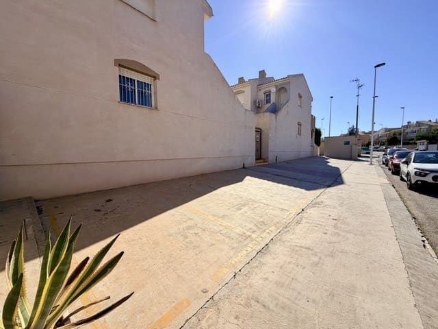 2 chambre Maison de Ville à vendre à Centro - Muelle Pesquero, Torrevieja avec piscine garage - 157 500 € (Ref: 9888277)