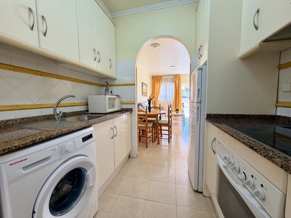 2 chambre Maison de Ville à vendre à Torrevieja avec piscine garage - 157 500 € (Ref: 9888277)