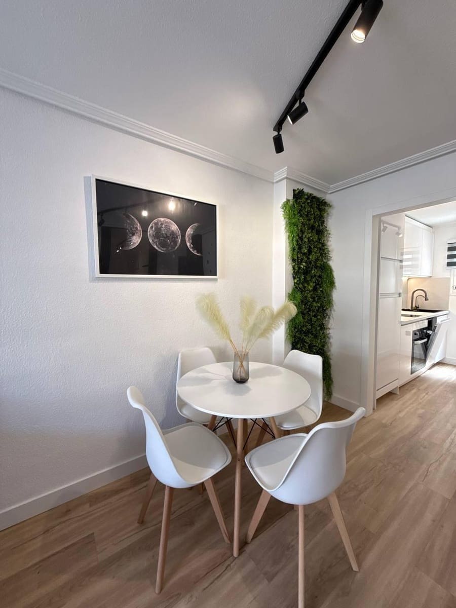 1 Zimmer Apartment zu verkaufen in Torrevieja - 167.000 € (Ref: 9888282)