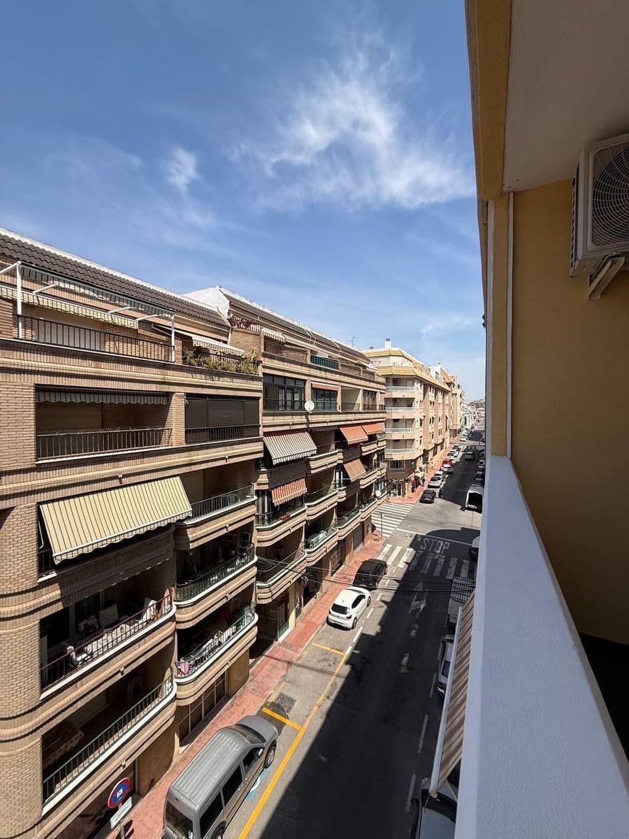1 Zimmer Apartment zu verkaufen in Torrevieja - 167.000 € (Ref: 9888282)