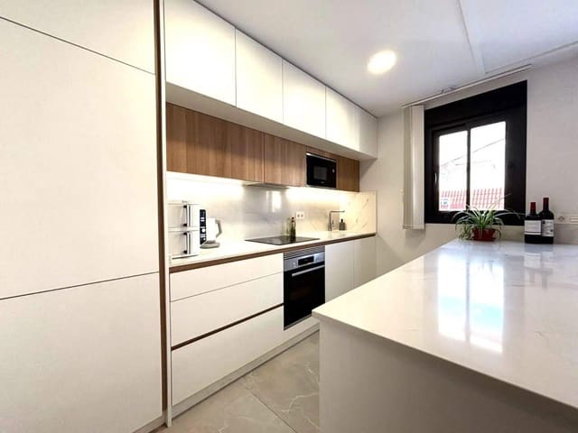 3 soveværelse Penthouse til salg i Las Piscinas Naturales, Torrevieja med swimmingpool - € 399.000 (Ref: 9888284)