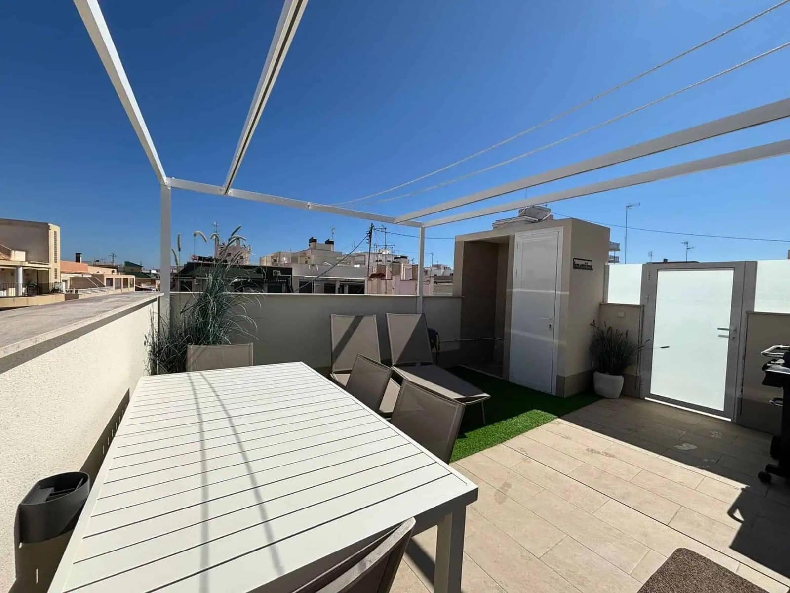 3 soveværelse Penthouse til salg i Torrevieja med swimmingpool - € 399.000 (Ref: 9888284)
