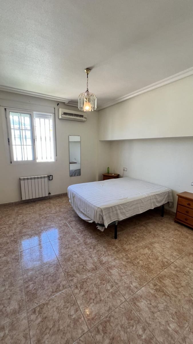 4 quarto Moradia Geminada para venda em Torrevieja - 425 000 € (Ref: 9888286)